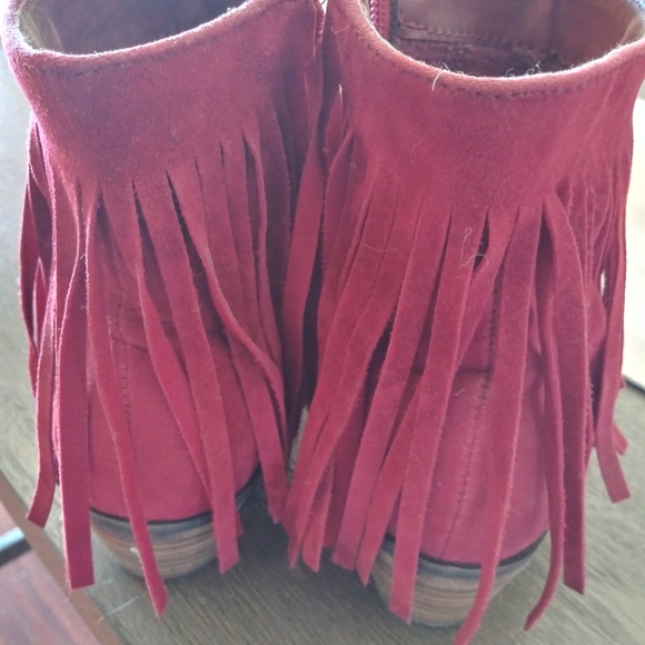 Boots - Picture 5 of 5